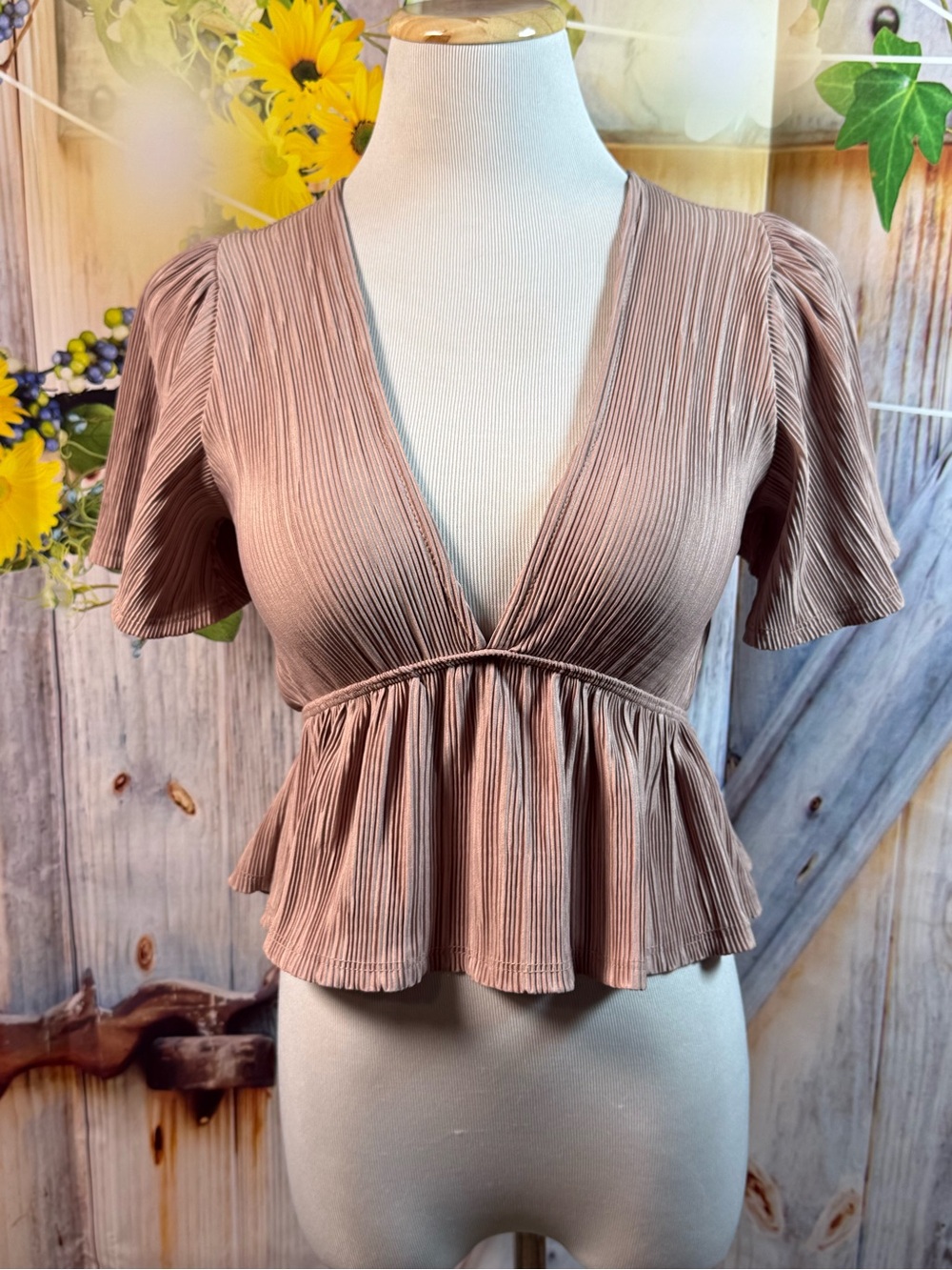 745-Windsor Dusty Mauve Pleated V-Neck Peplum Top